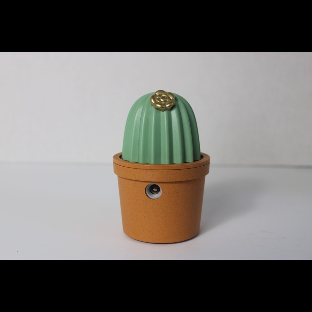 Portable essential oil diffuser
